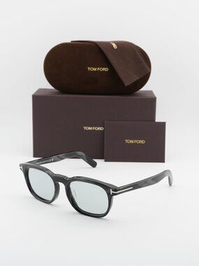 Tom Ford FT1122-D 63A Square Sunglasses – Black / Smoke